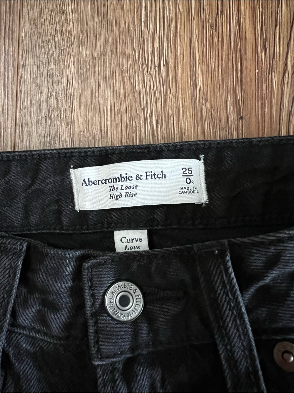 Abercrombie & Fitch loose high rise jeans - Picture 2 of 4